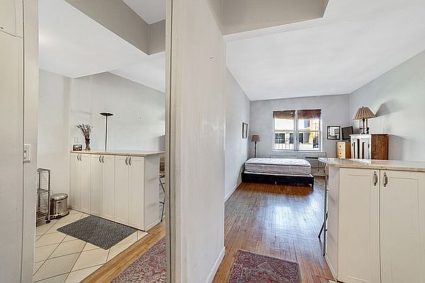 1st image of 515 E 88th St #40