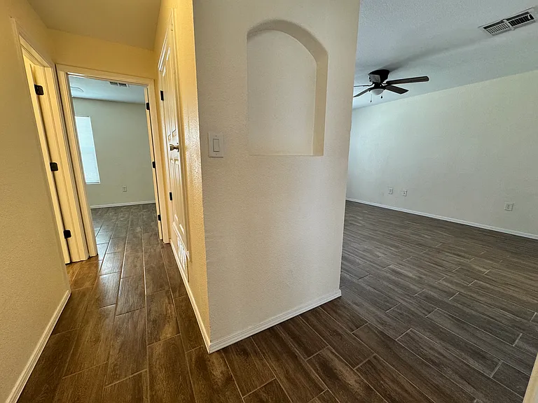 225 Desert Rose Ct #4C — Photo 7