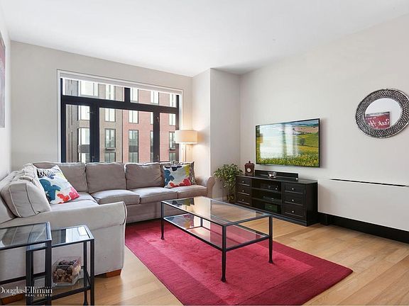 3rd image of 1102 49th Ave APT 4A