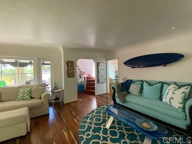 1157 Winthrop Ln — Photo 8