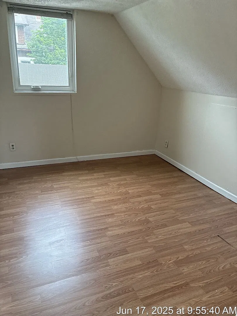 759 Willey St. Apt b — Photo 4