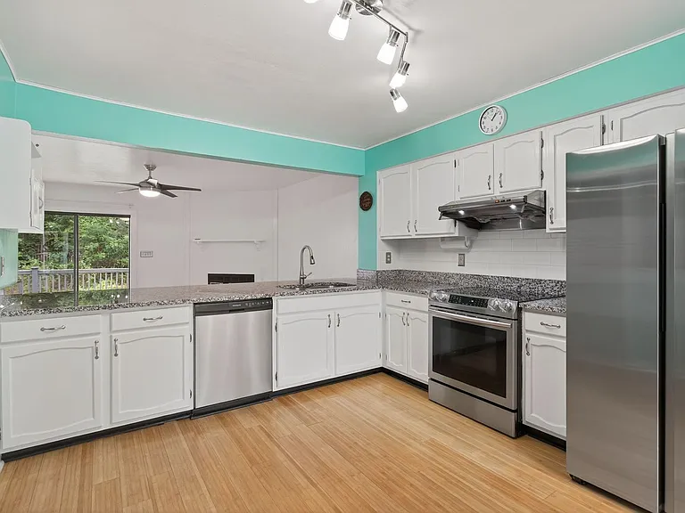119 Inland View Dr — Photo 5