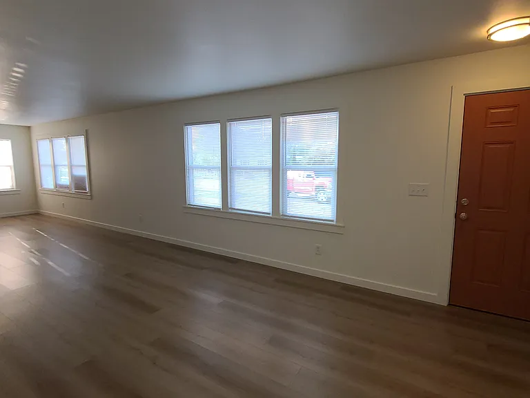 1787 Pine St #1 — Photo 7