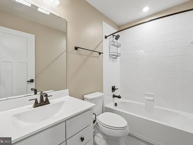 8110 Miner St — Photo 16