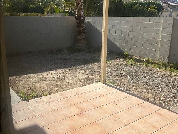 2nd image of 620 Sunset Cliff Cir