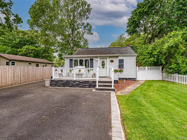 122 Church Drive, Mastic Beach, NY 11951