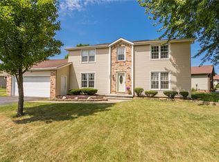 101 Creighton Ln, Rochester, NY 14612