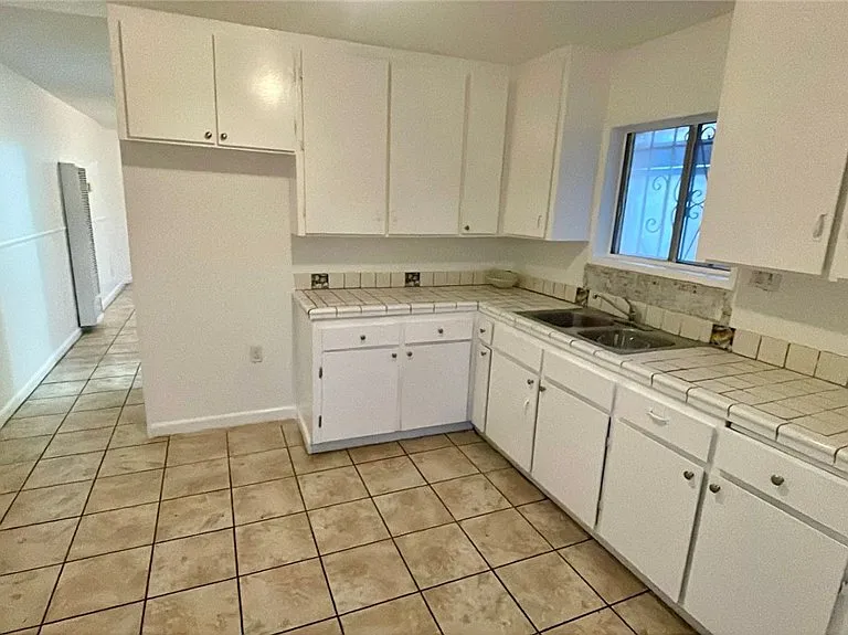 3908 W 109th St #3908 — Photo 2