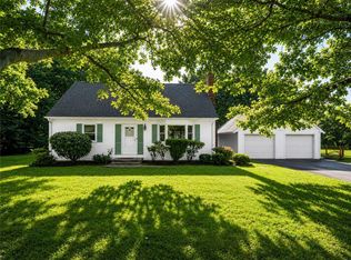 5 Barton Ln, Middletown, RI 02842