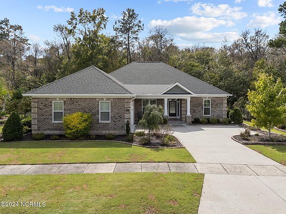 3rd image of 8224 Oak Abbey Trail NE