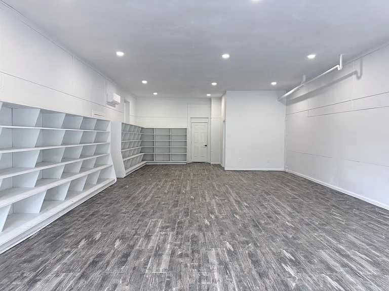 127 Susanna St — Photo 3