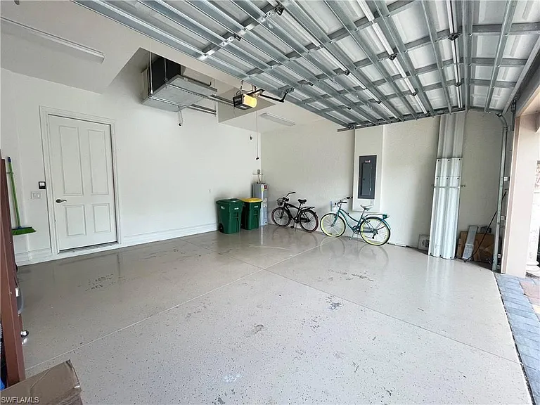 7302 Acorn Way — Photo 32
