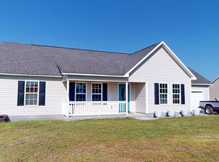 367 Nine Mile Rd, Maple Hill, NC 28454