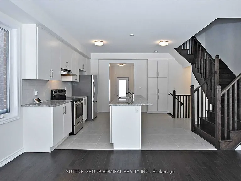 1477 Blackmore St — Photo 5