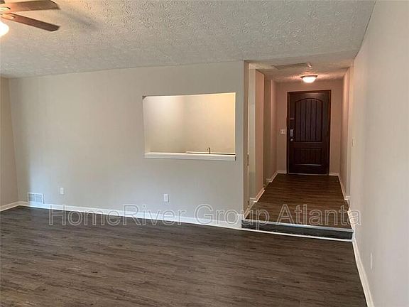 4th image of 5464 Doncaster Ct