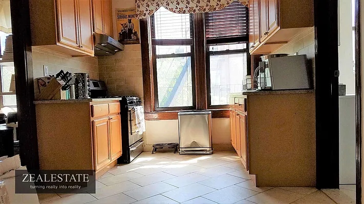 Rented by ZealEstate Group Inc | media 33