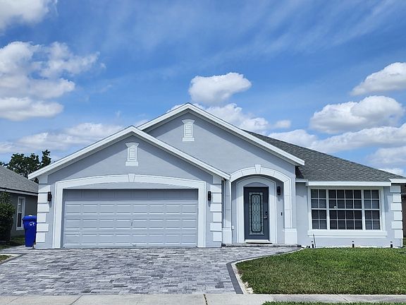 2nd image of 2823 Maguire Dr