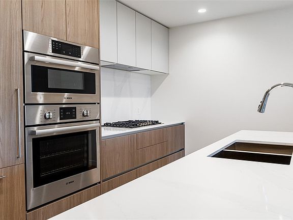 4th image of 2000 Hannington Rd #1012
