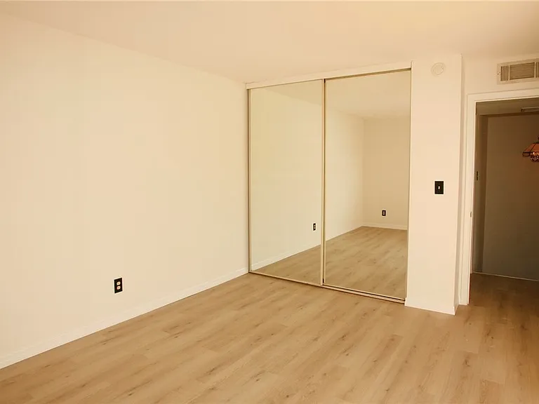 1653 Park Meadows Dr — Photo 13