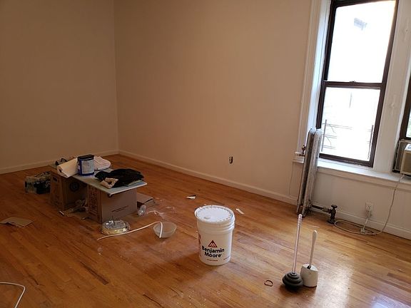 4th image of 51 E 17th St APT 1A