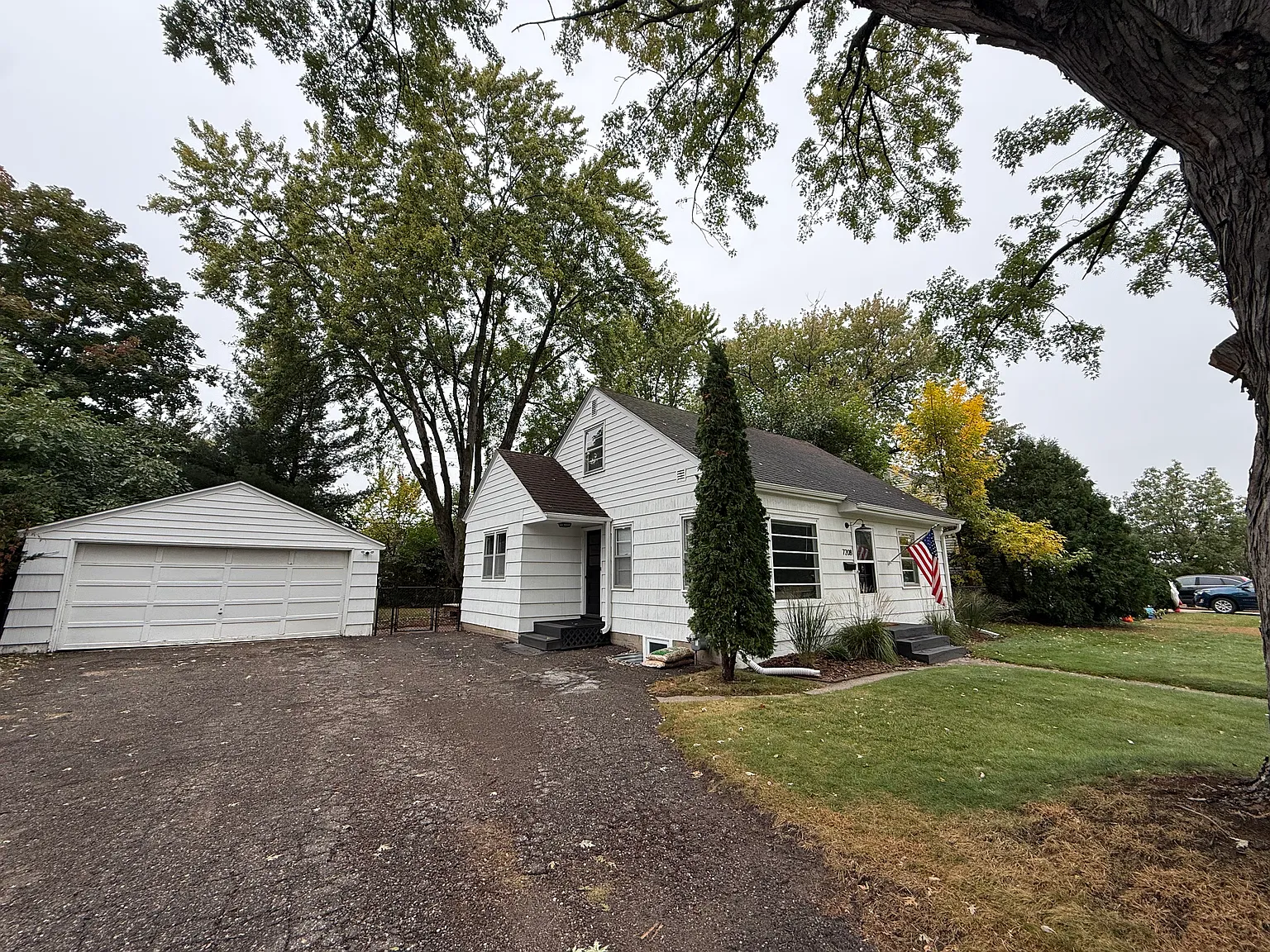 7208 Elliot Ave S — Photo 1