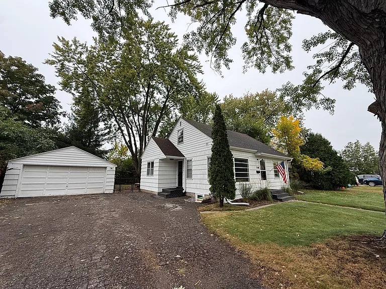 7208 Elliot Ave S — Photo 1