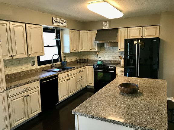 Updated Kitchen-Appl Stay