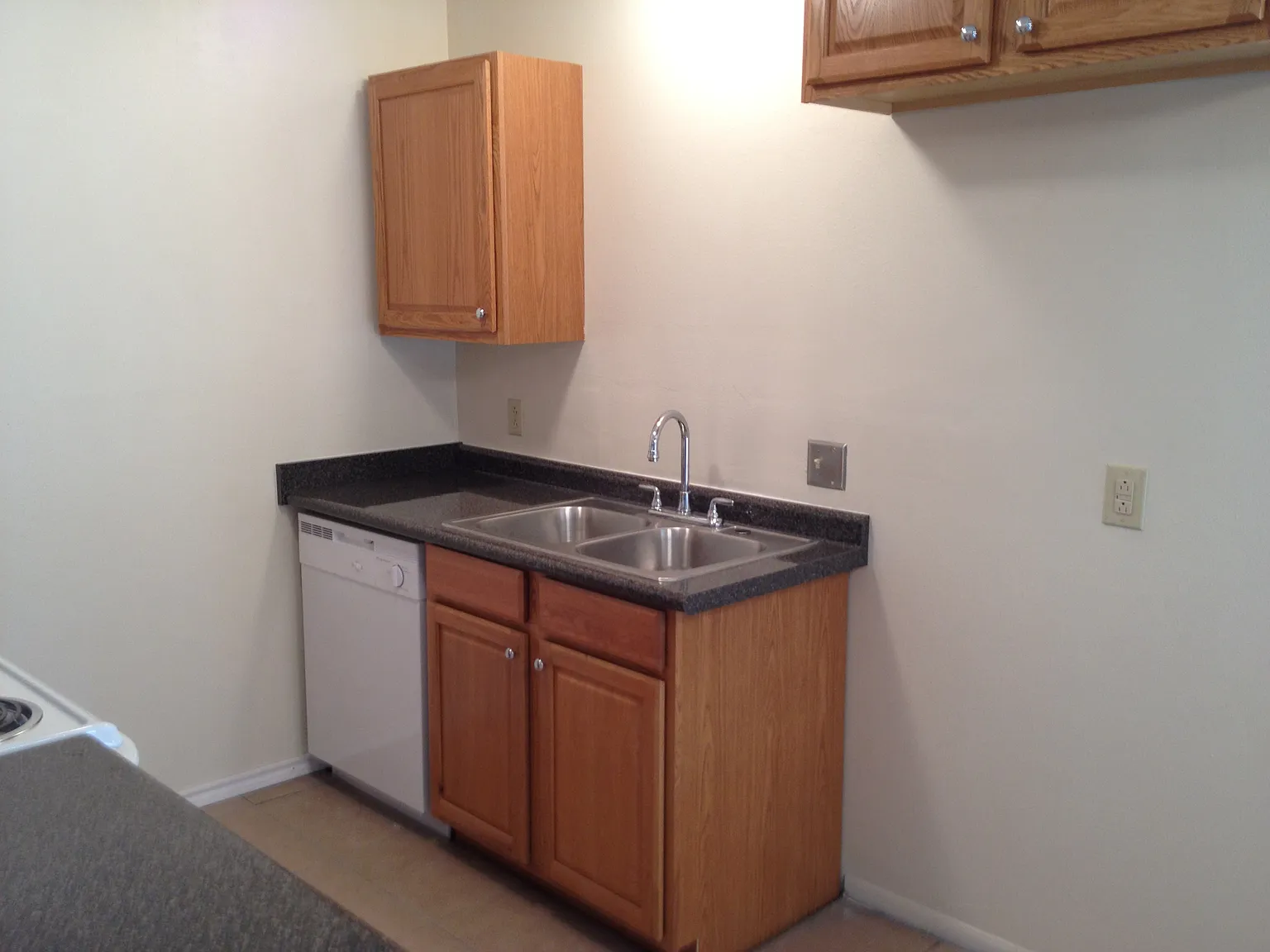 112 Gatewood Ln — Photo 4