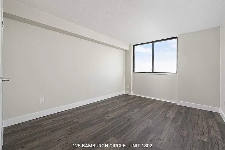 125 Bamburgh Cir — Photo 23