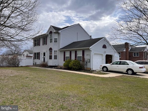 2 Katherine Ct, Blackwood, NJ 08012