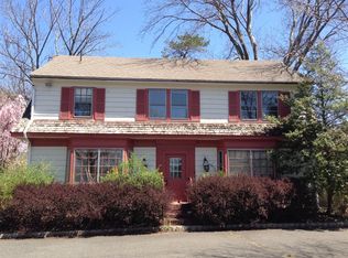 545 E Main St, Chester, NJ 07930
