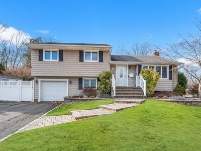15 Richard Lane, Syosset, NY, 11791