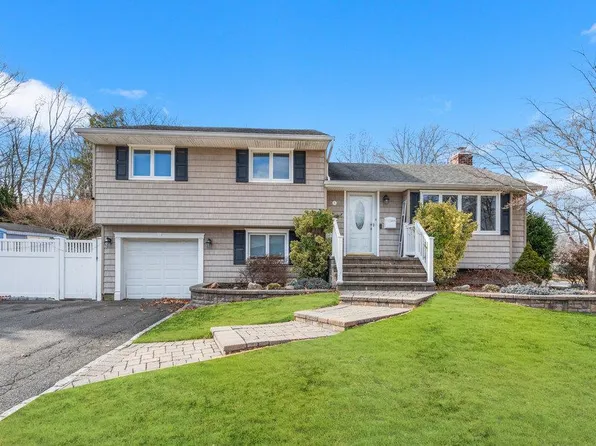 15 Richard Lane, Syosset, NY 11791