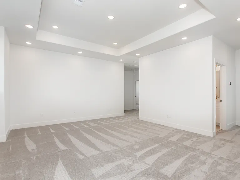917 Protea St — Photo 30