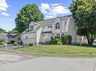 54 Jennifer Rd, Lowell, MA 01854