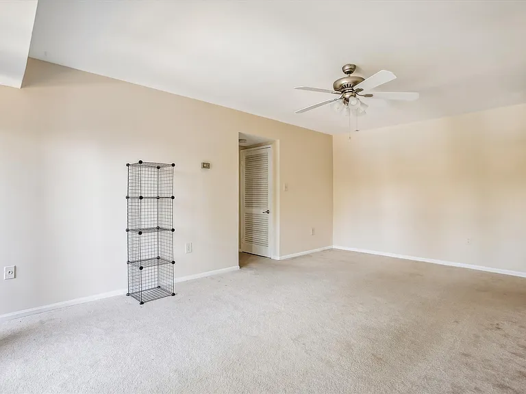 9712 Kingsbridge Dr #303 — Photo 8