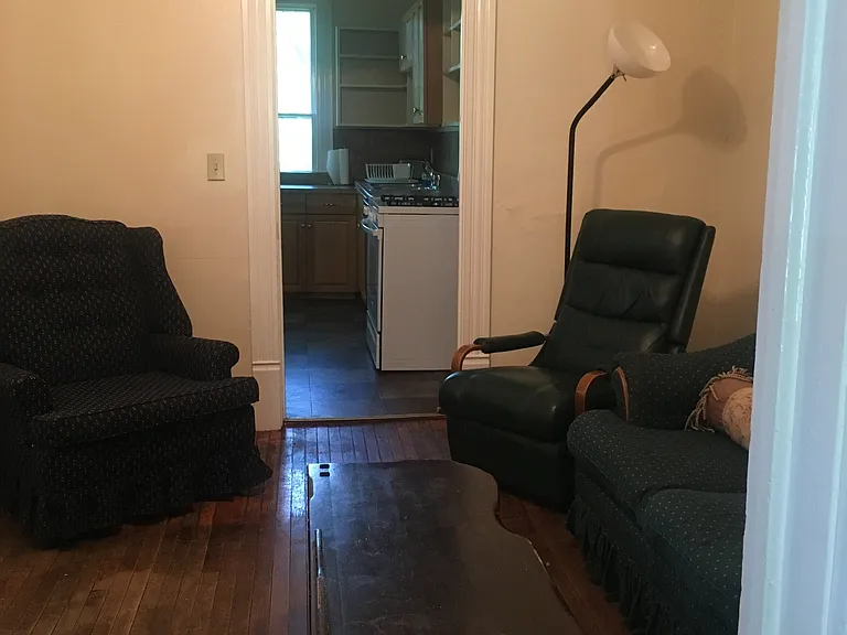 115 Giles Street — Photo 6