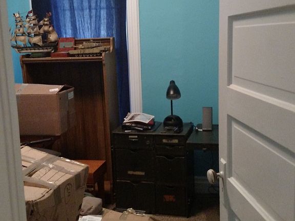 2nd image of 418 W 11th St