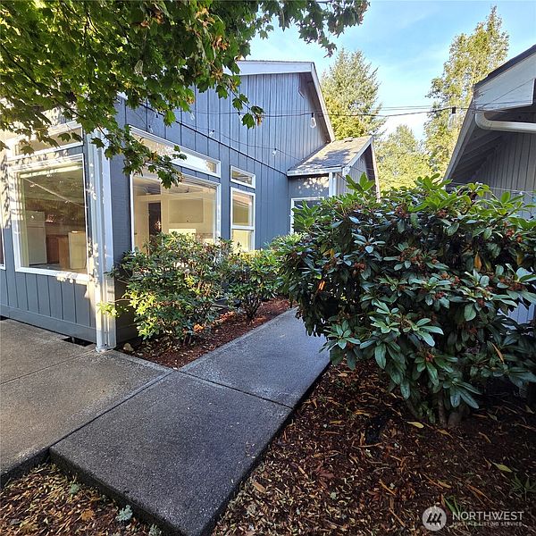 5th image of 6039 Bryanston Lane SE