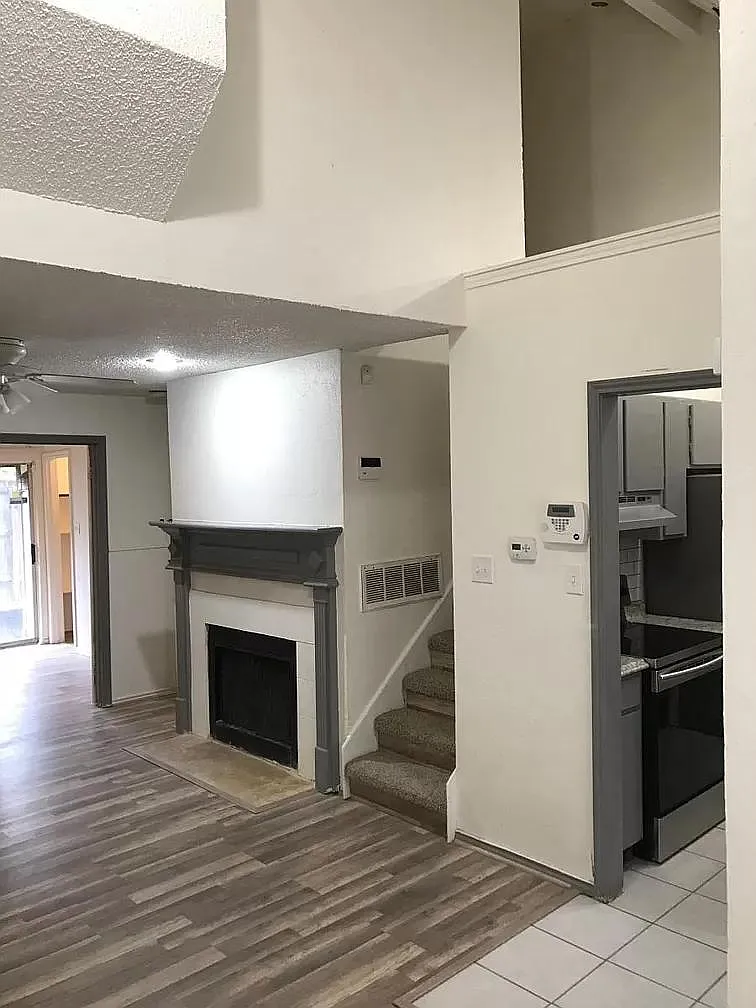 2 bed, 1200 sqft, $1,350 — Photo 1
