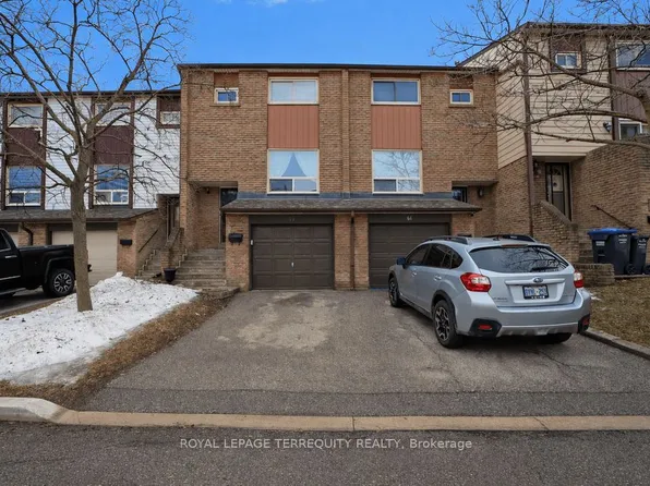 1221 Dundix Rd #43, Mississauga, ON L4Y 3Y9