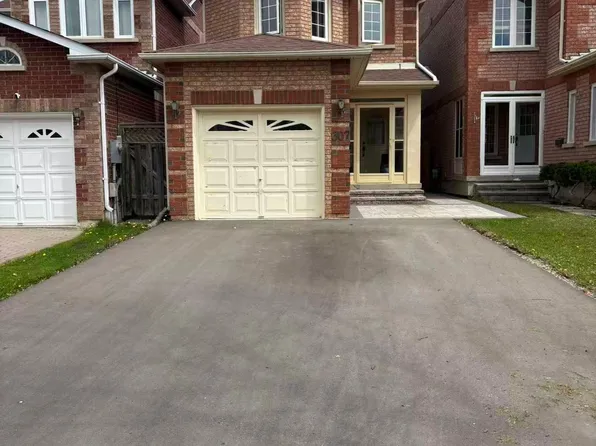 307 Milliken Meadows Dr, Markham, ON L3R 0V8