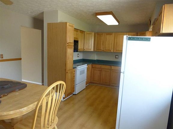 5th image of 4691 Bradley Dr