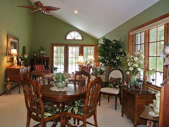 5th image of 9269 Park Place Ln