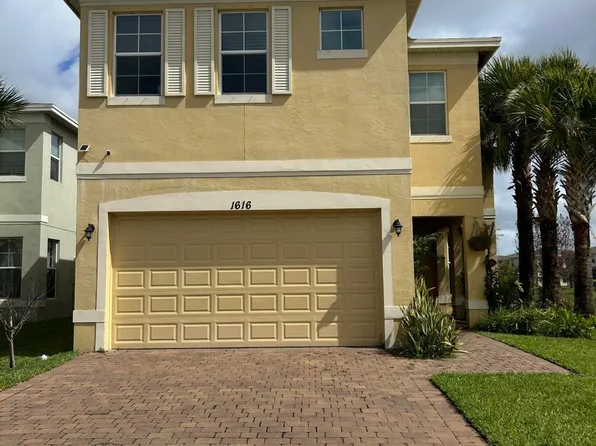 1616 NW Cataluna Circle, Port St Lucie, FL 34986