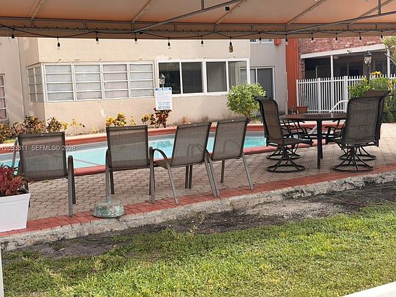 4th image of 1850 NE 169th St APT 302