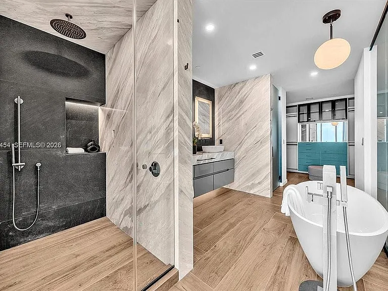 888 Biscayne Blvd #5704 — Photo 38