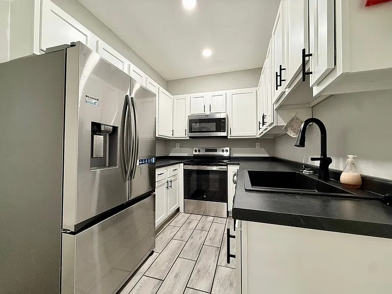 1329 S Holmes Ave — Photo 4