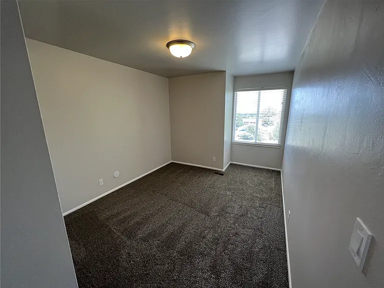 1813 S Laurelhurst Dr #1 — Photo 25