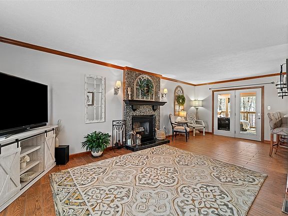3rd image of 125 Eden Way Ct